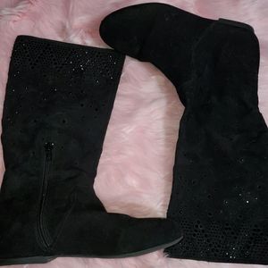 Black boots